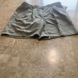 Haggar Cool 18 Tan Men's Pleated Shorts Sz 40 G268